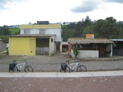 The second day was very long and difficult, in part because there was nowhere to eat a proper lunch (although there were many signs for places that turned out to be closed). Finally we found a tienda where we were at least able to buy a couple of cans of tunafish and some sandwich rolls.