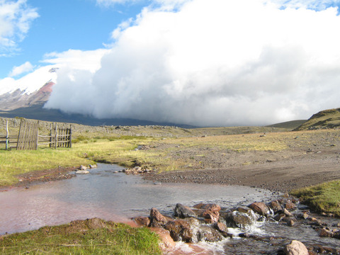 The entrance to Tambopaxi.