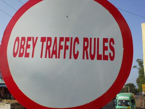Traffic sign, Pondicherry.