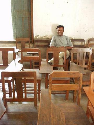 Hari Tammana in his old Genetics classroom, Hyderabad.